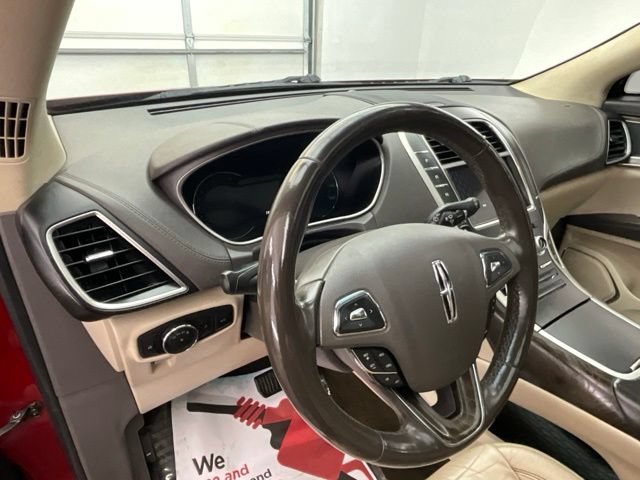 Used 2017 Lincoln MKX Select w/ Select Plus Package FWD image 19