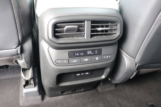 Certified 2024 Honda Pilot Touring image 32