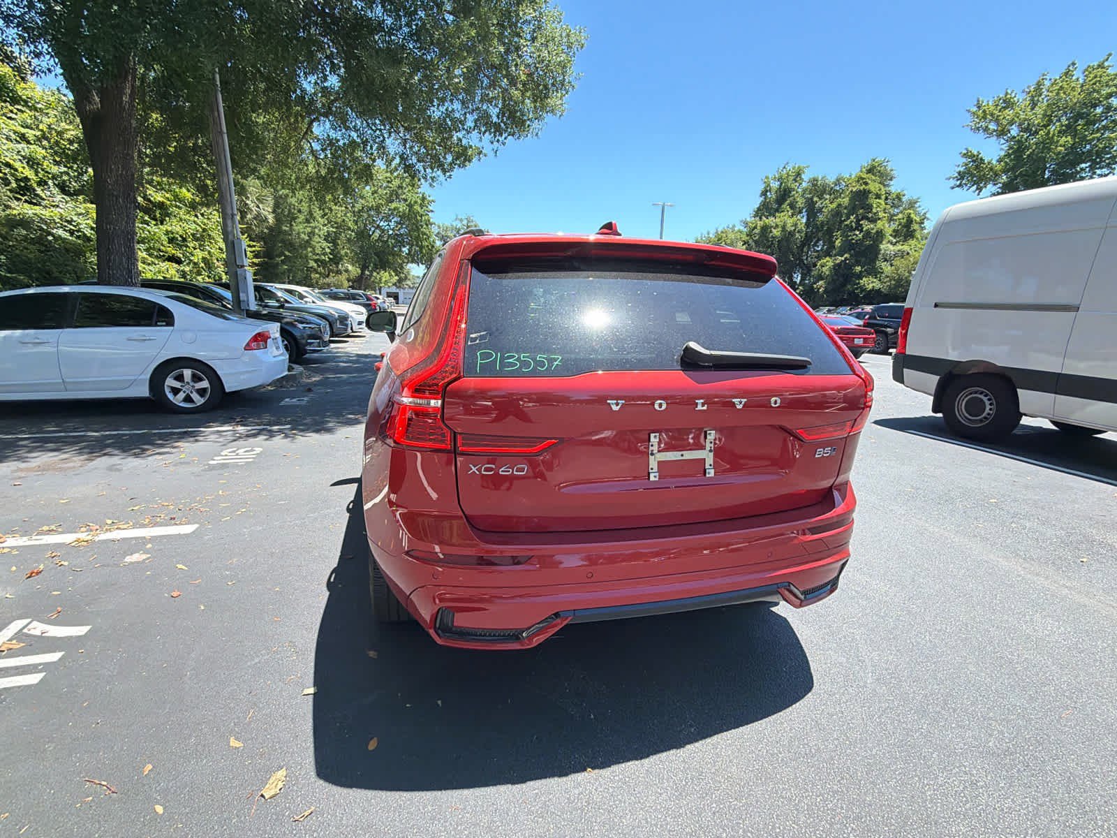 Used 2024 Volvo XC60 B5 Core w/ Protection Package AWD/4WD image 13