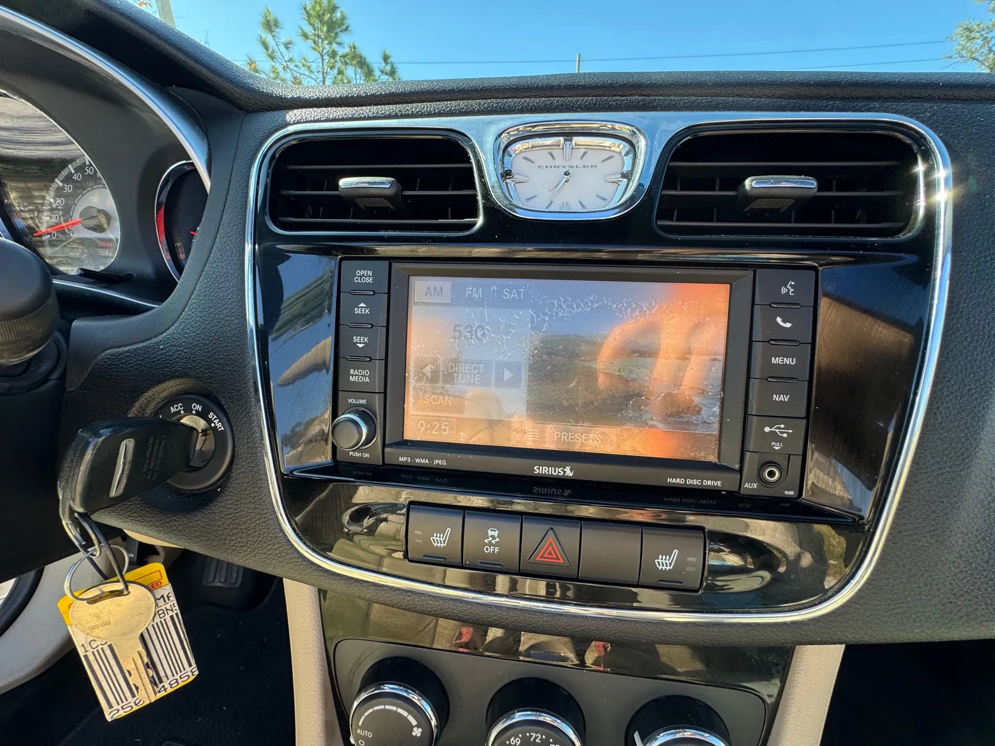 Used 2011 Chrysler 200 Limited FWD image 23