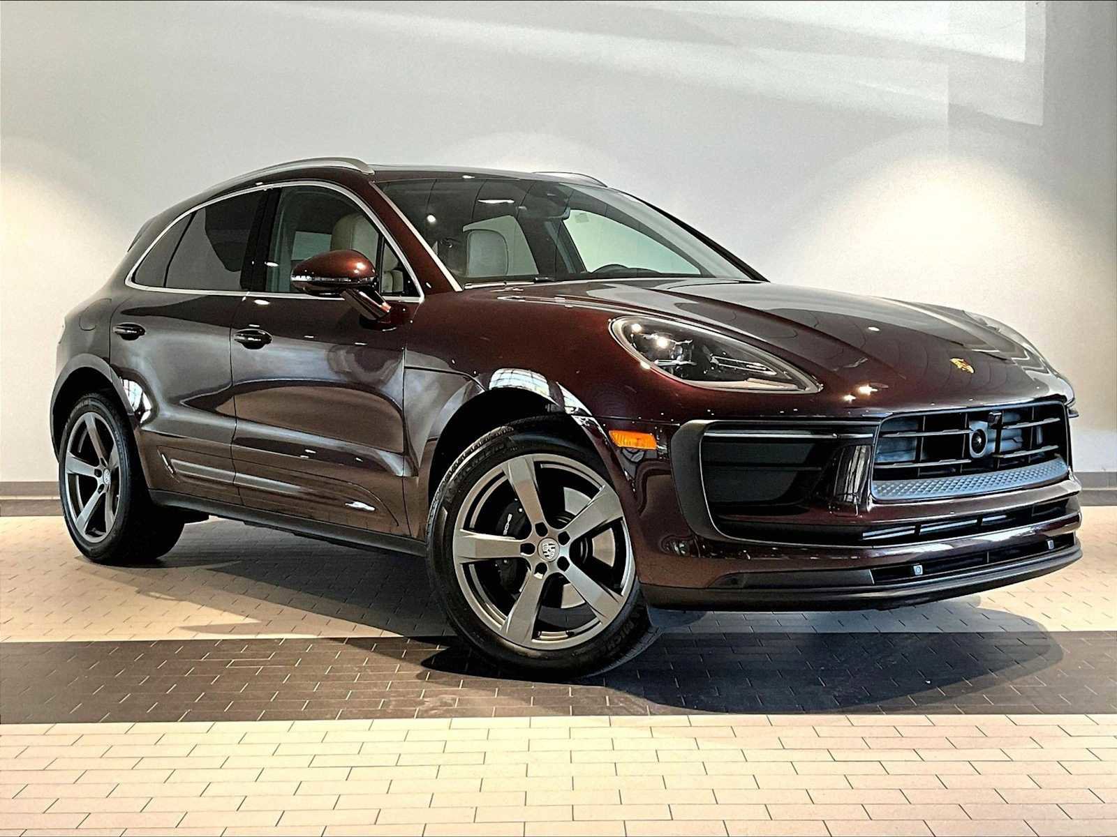 Used 2025 Porsche Macan image 12