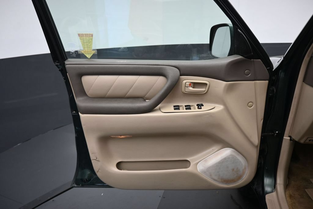 Used 2004 Toyota Land Cruiser AWD/4WD image 9