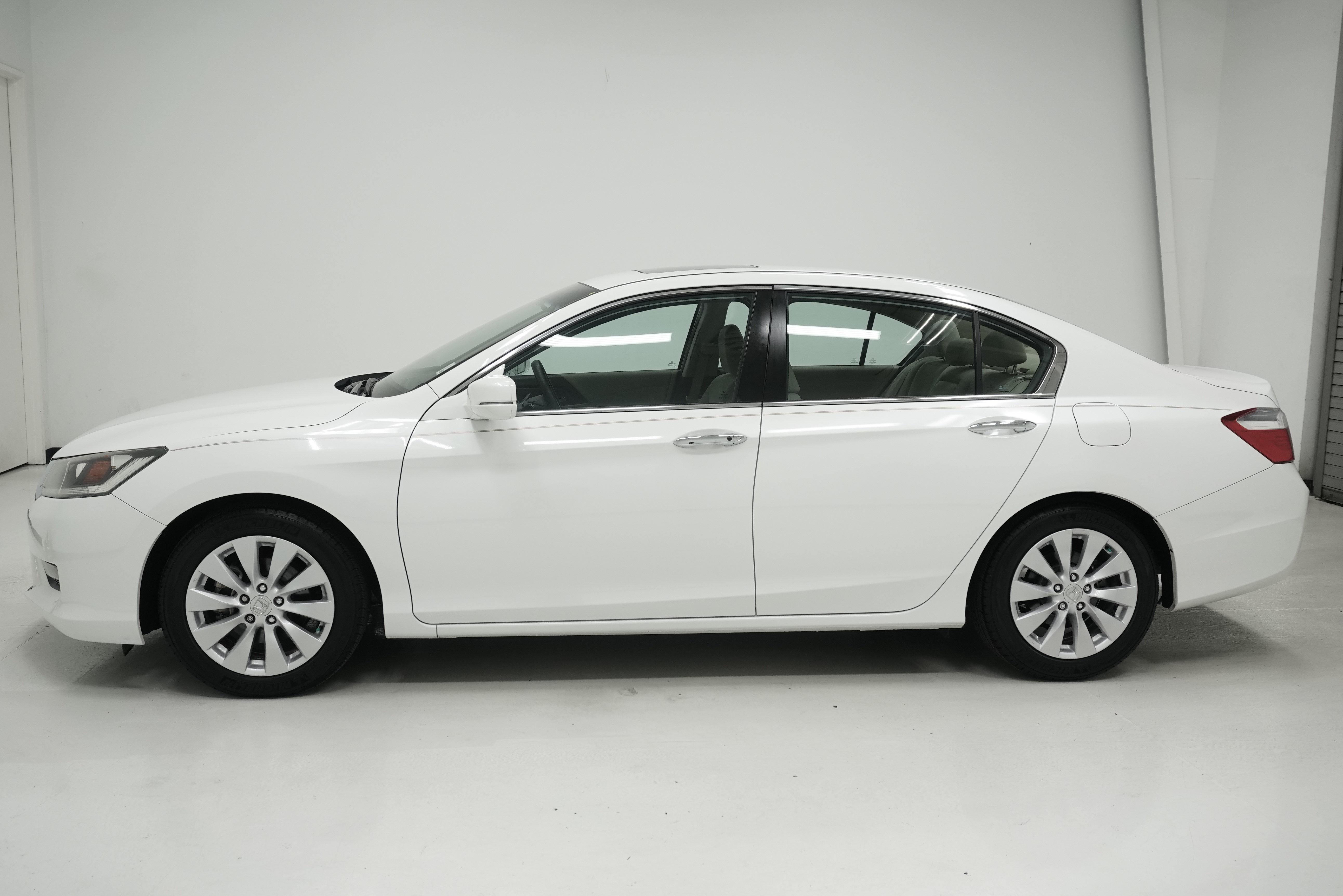 Used 2013 Honda Accord EX image 7