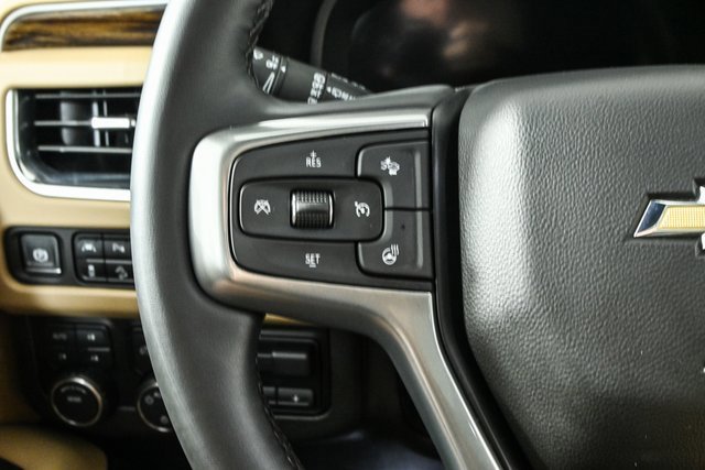 Used 2023 Chevrolet Suburban Premier image 11