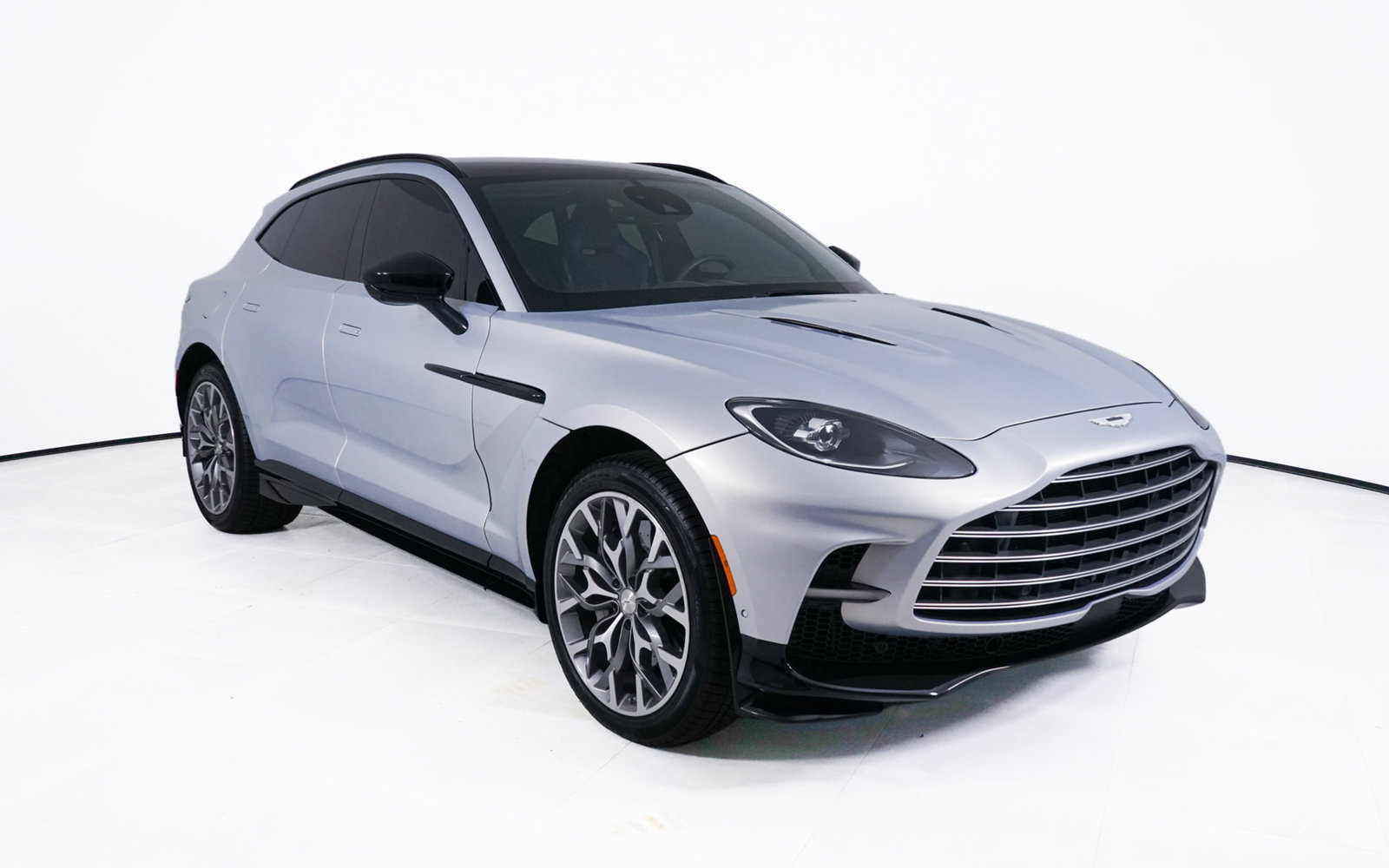 Used 2023 Aston Martin DBX 707 AWD/4WD image 9