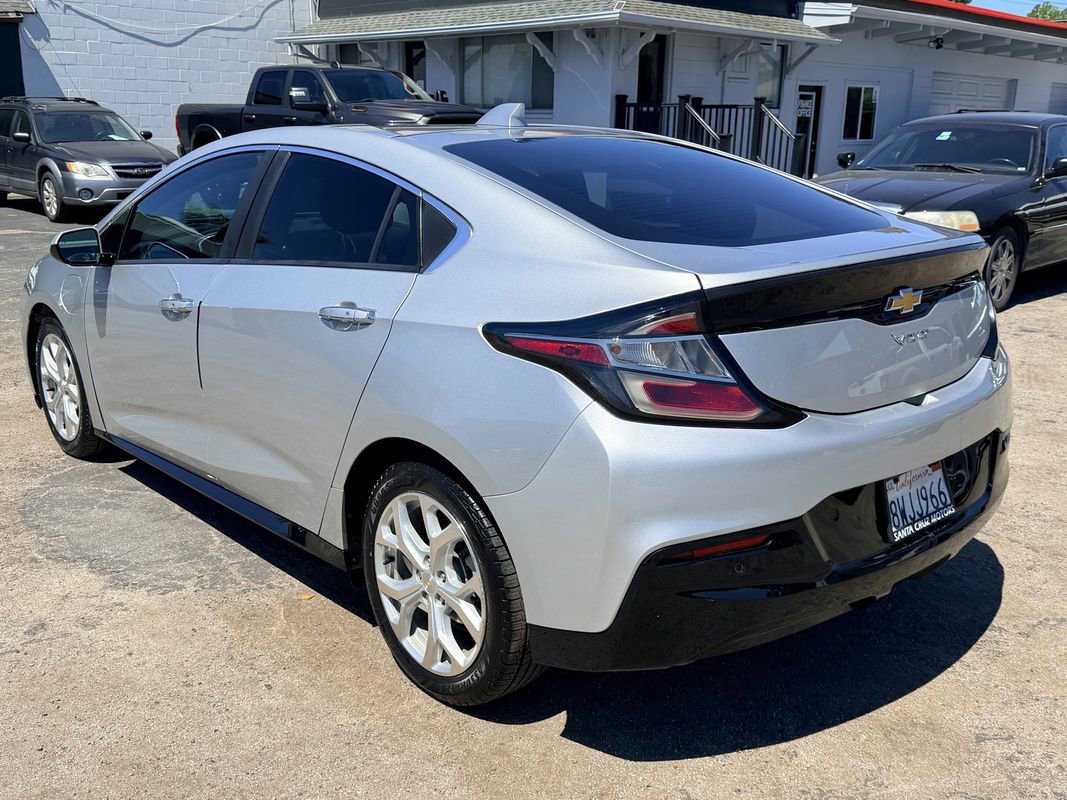 Used 2016 Chevrolet Volt Premier w/ Driver Confidence Package FWD image 4