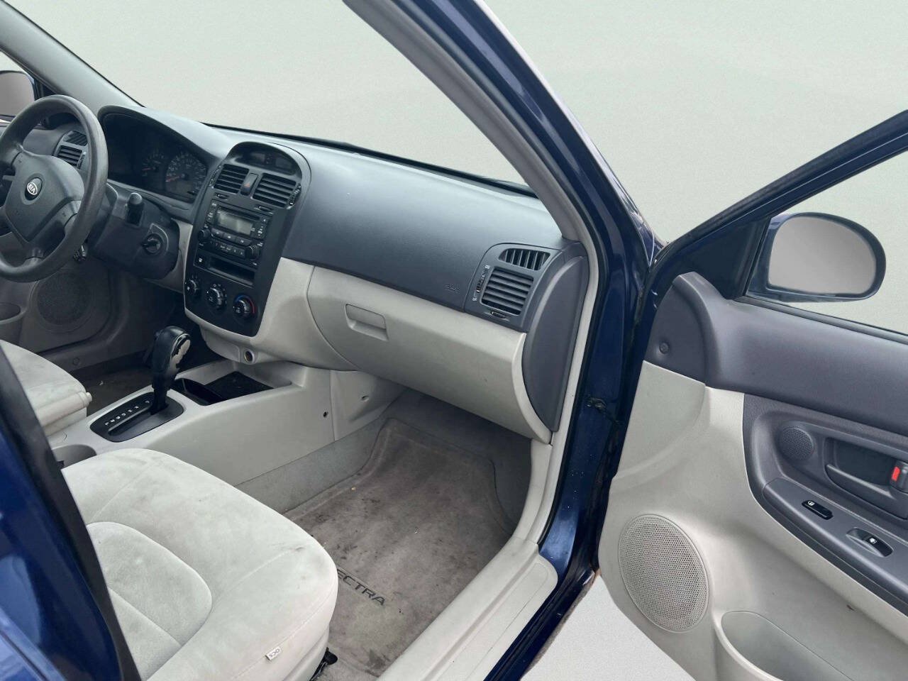 Used 2006 Kia Spectra EX FWD image 7