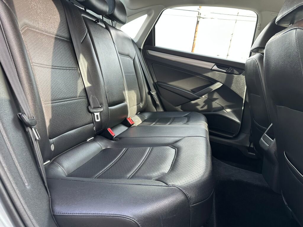 Used 2014 Volkswagen Passat 1.8T Wolfsburg Edition image 23