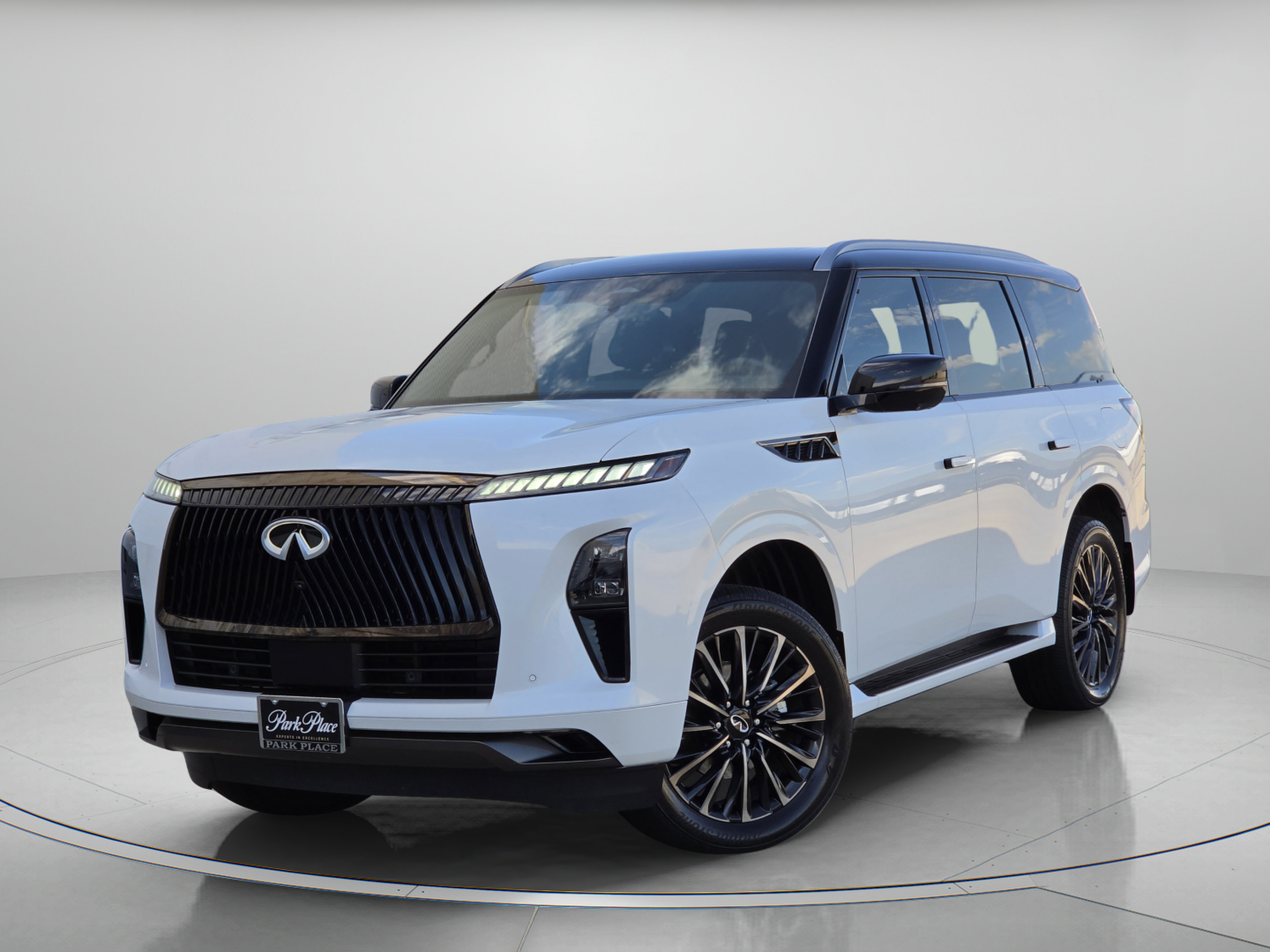 Used 2025 INFINITI QX80 Autograph w/ Premium Cargo Package AWD/4WD image 1