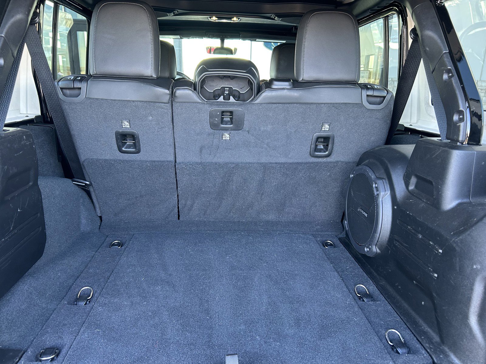 Used 2022 Jeep Wrangler Unlimited Sahara w/ Cold Weather Group image 13