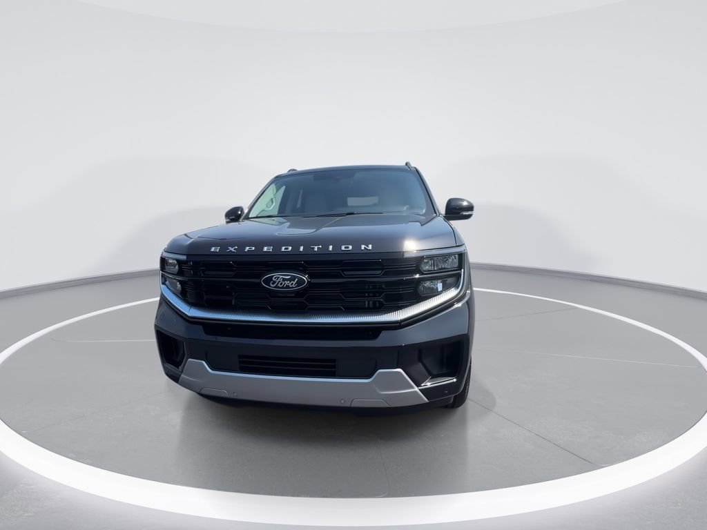 New 2026 Ford Expedition Platinum image 3