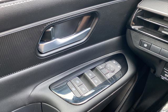 Used 2025 Nissan Murano SV AWD/4WD image 21