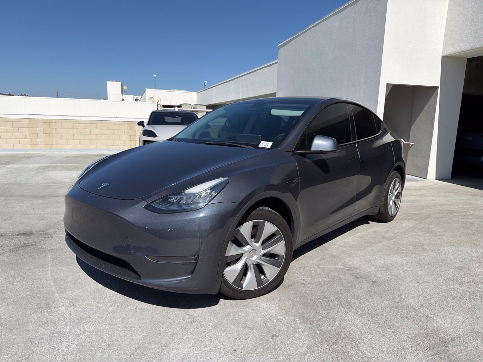 Used 2023 Tesla Model Y Long Range AWD/4WD image 3