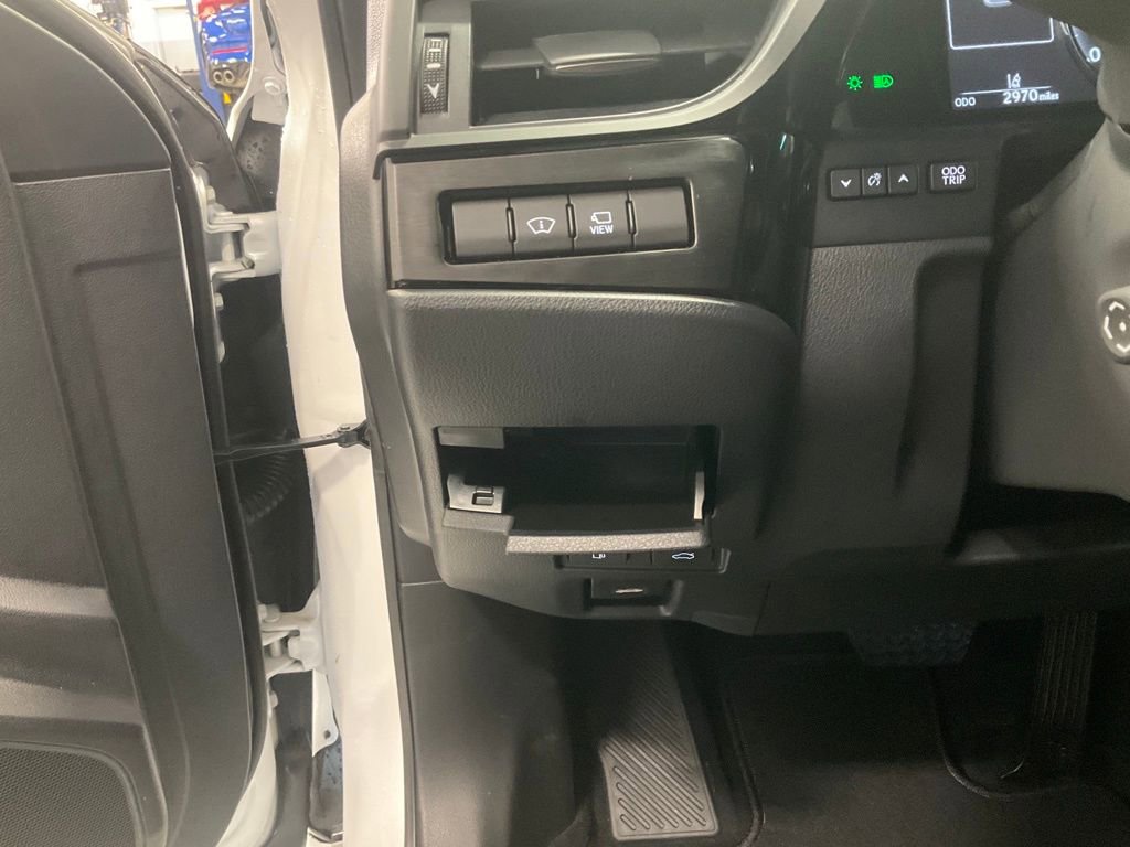 Used 2025 Lexus ES 350 Luxury w/ Accessory Package (Z1) image 13