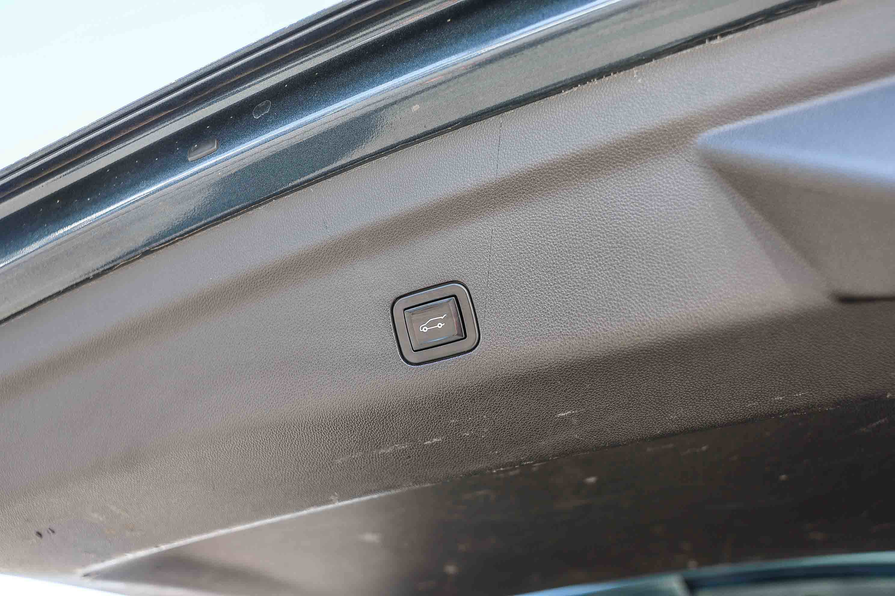 Used 2021 Chevrolet Tahoe Z71 w/ Max Trailering Package image 30