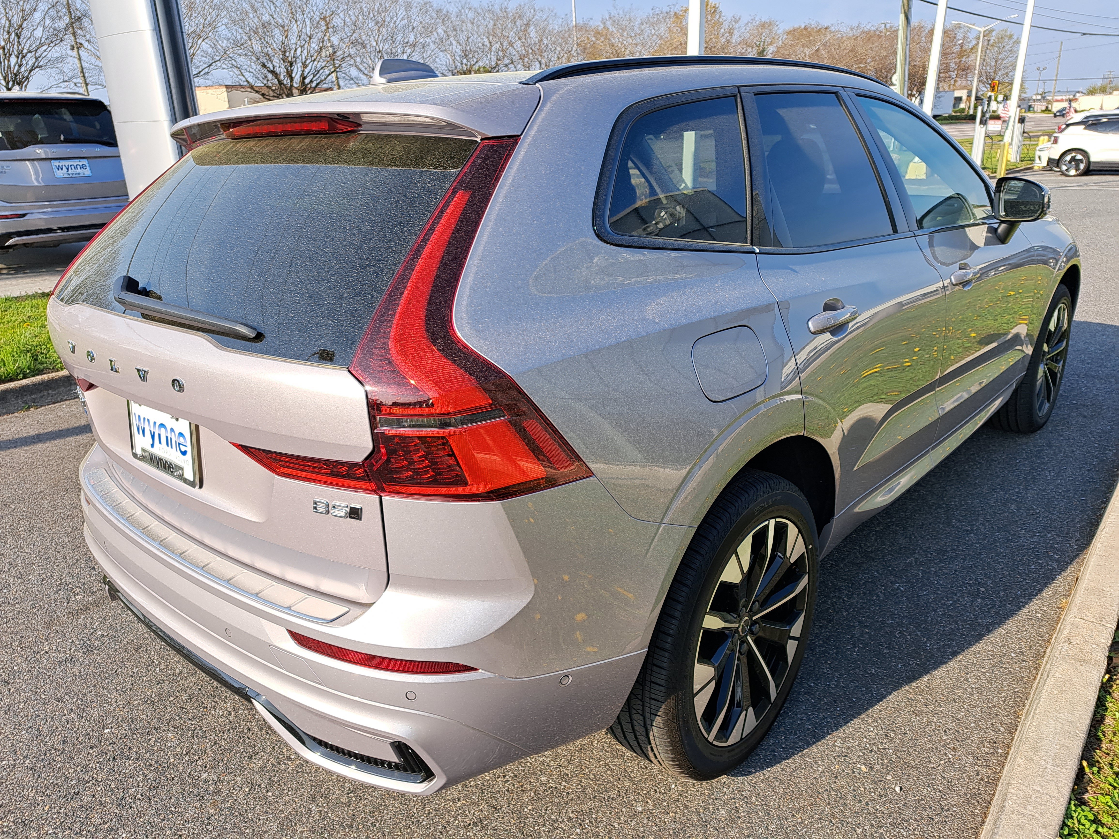 New 2026 Volvo XC60 B5 Plus w/ Protection Package Premier AWD/4WD image 3