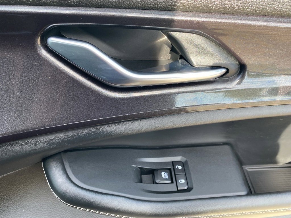 Used 2023 Jeep Grand Cherokee Altitude image 12