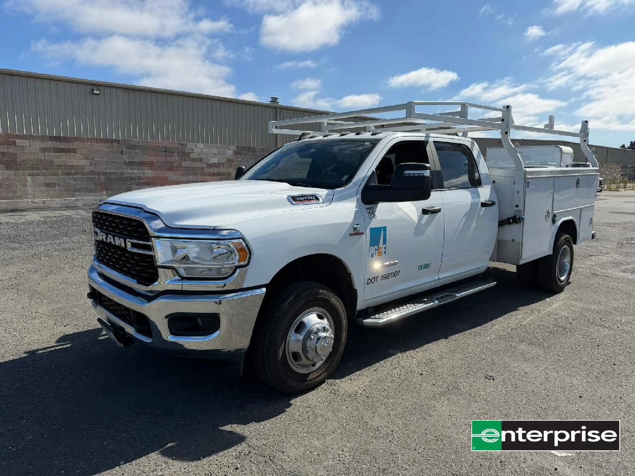Used 2024 RAM 3500 Big Horn AWD/4WD image 7