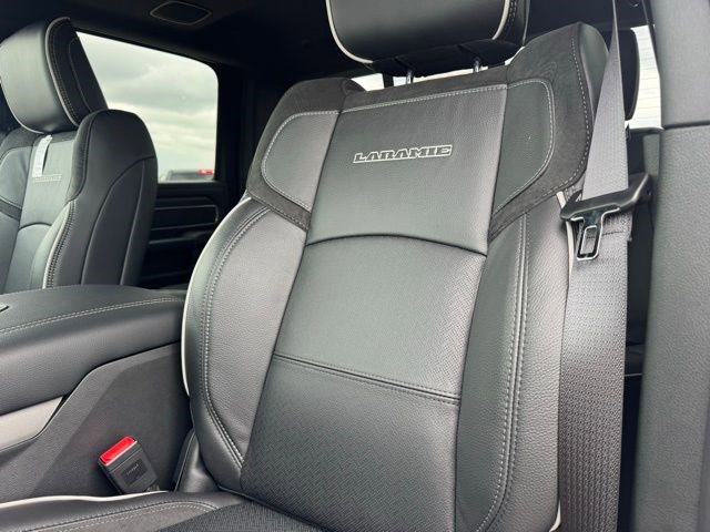 New 2026 RAM 2500 Laramie AWD/4WD image 30