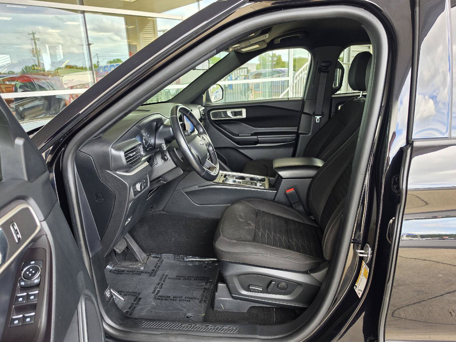 Used 2020 Ford Explorer XLT w/ Comfort Package AWD/4WD image 11