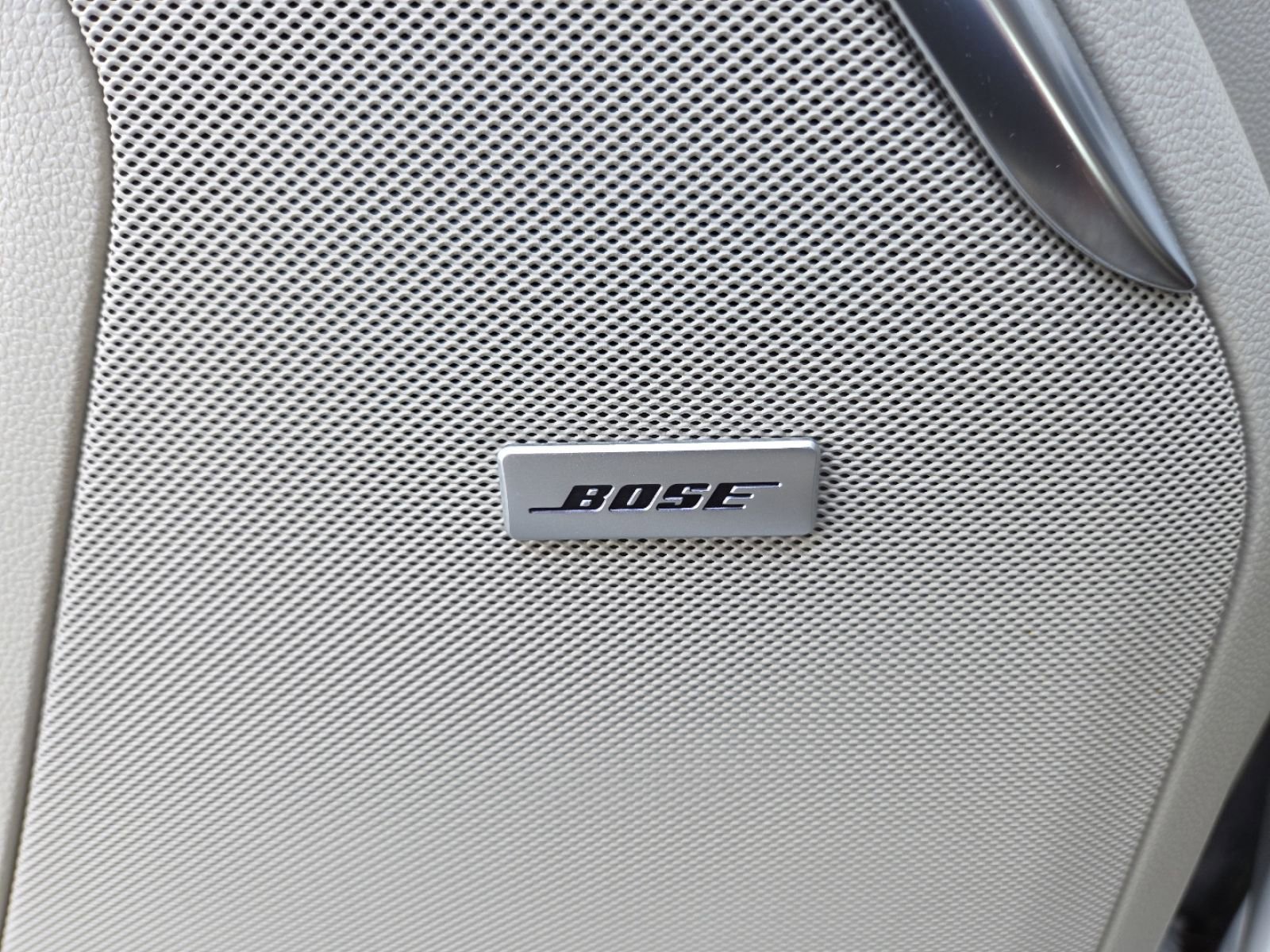 Used 2022 GMC Yukon XL Denali image 12