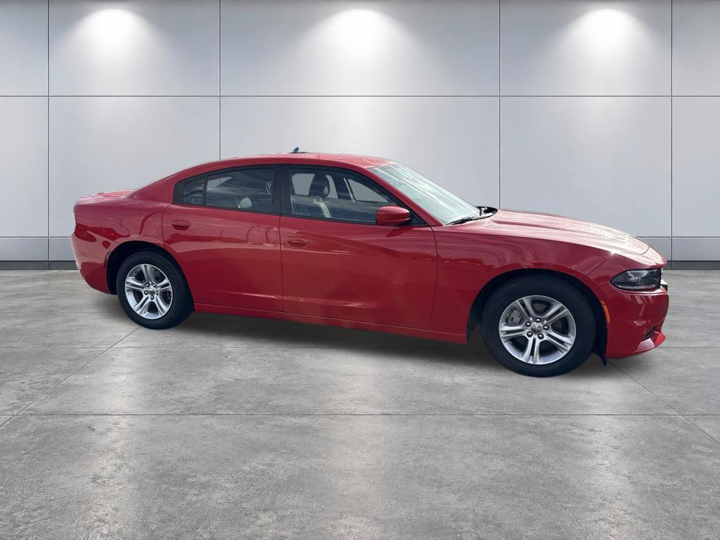 Used 2022 Dodge Charger SXT RWD image 4