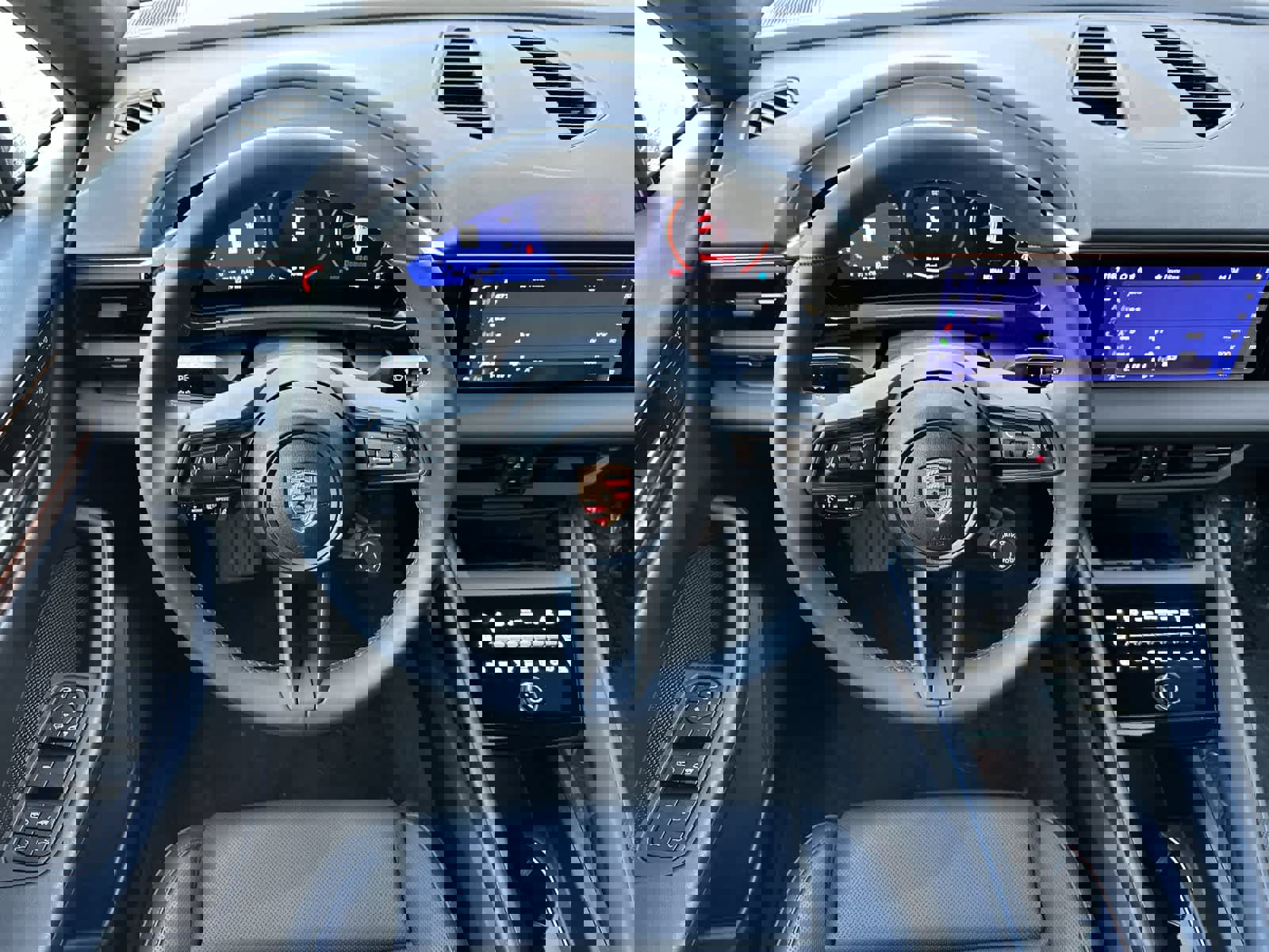 New 2025 Porsche Macan 4 Electric image 15