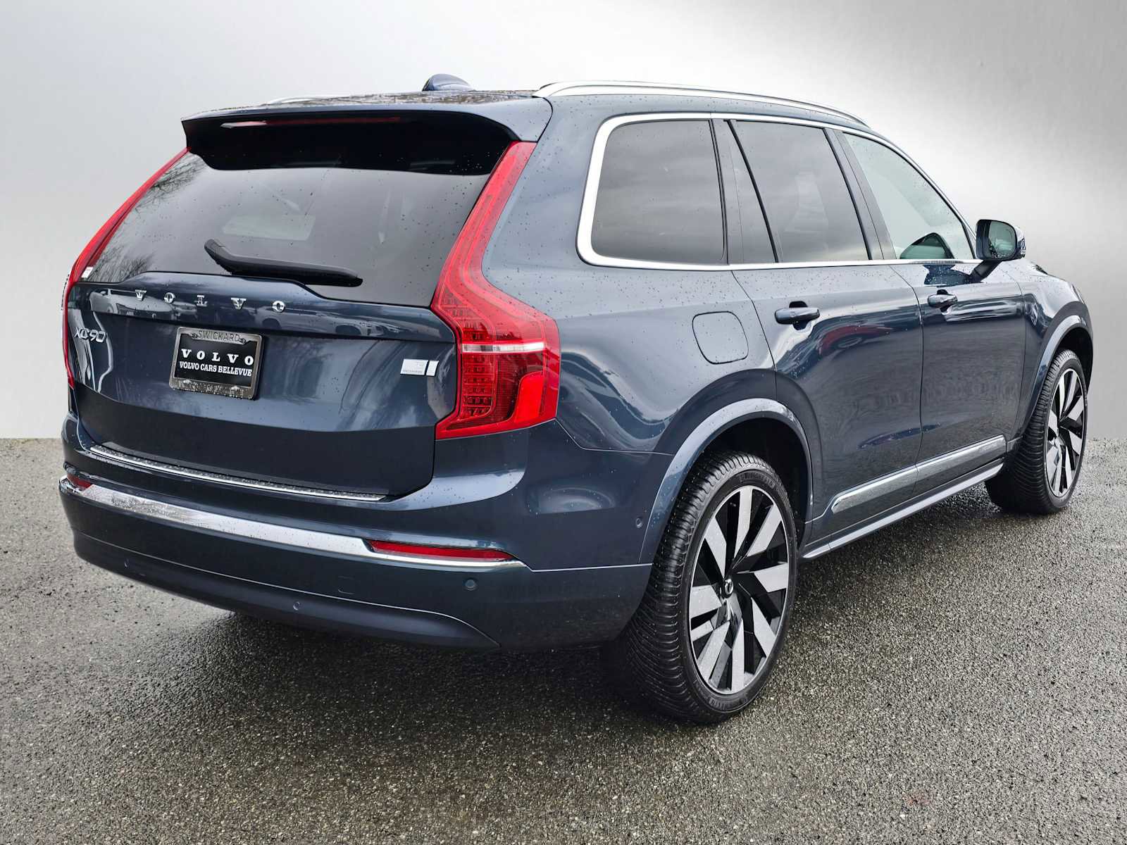Certified 2023 Volvo XC90 T8 Ultimate w/ Protection Package Premier image 3
