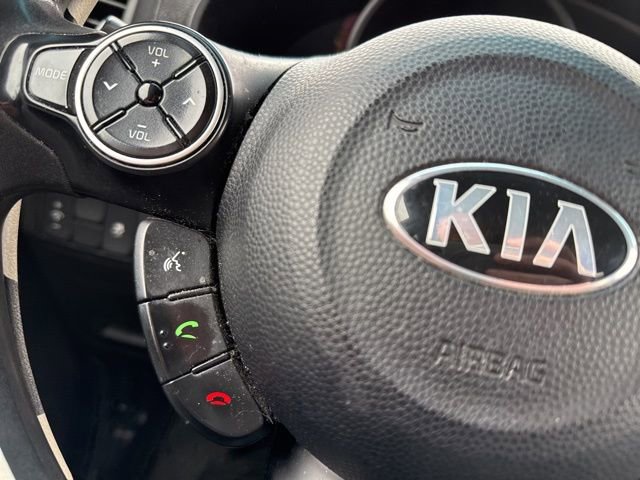 Used 2015 Kia Soul + FWD image 17
