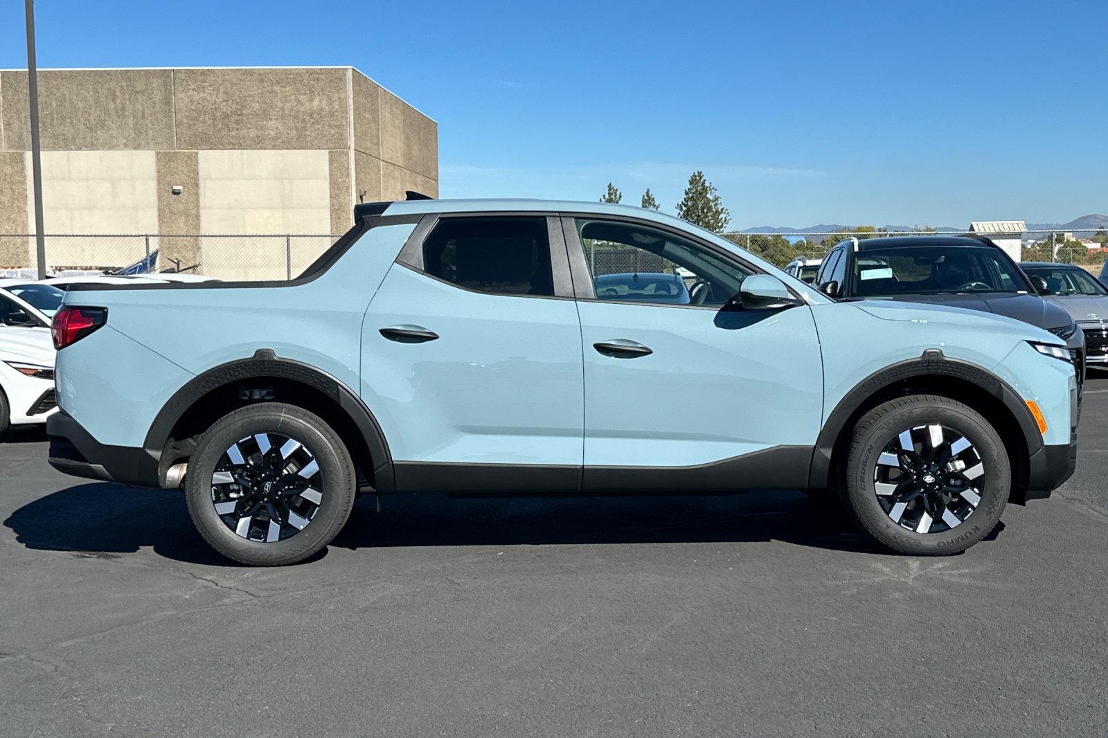 New 2027 Hyundai Santa Cruz SE AWD/4WD image 3