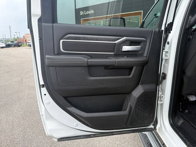 Used 2024 RAM 2500 Big Horn AWD/4WD image 30