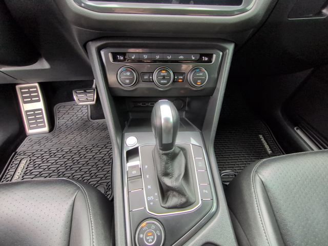 Used 2020 Volkswagen Tiguan SE R-Line image 21