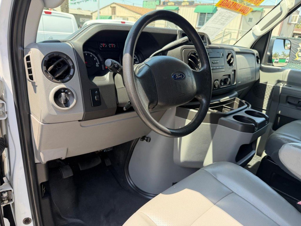 Used 2014 Ford E-150 and Econoline 150 Wagon w/ Power Windows & Locks Group RWD image 16