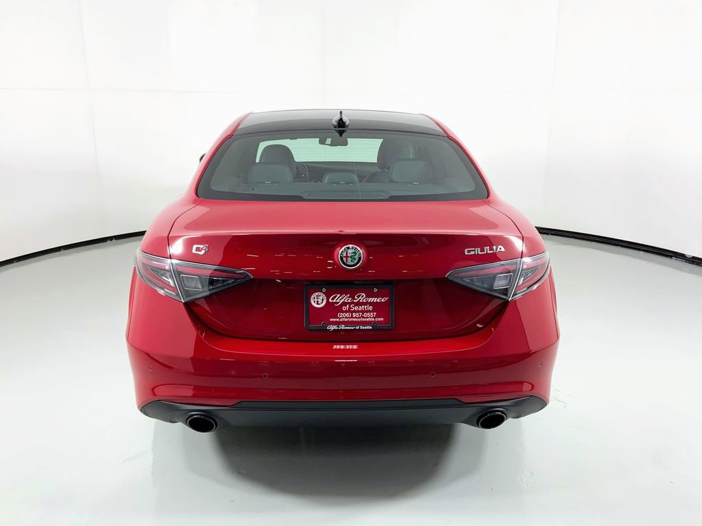 Used 2024 Alfa Romeo Giulia Sprint AWD/4WD image 9