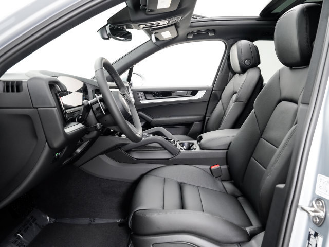 Certified 2026 Porsche Cayenne AWD/4WD image 6