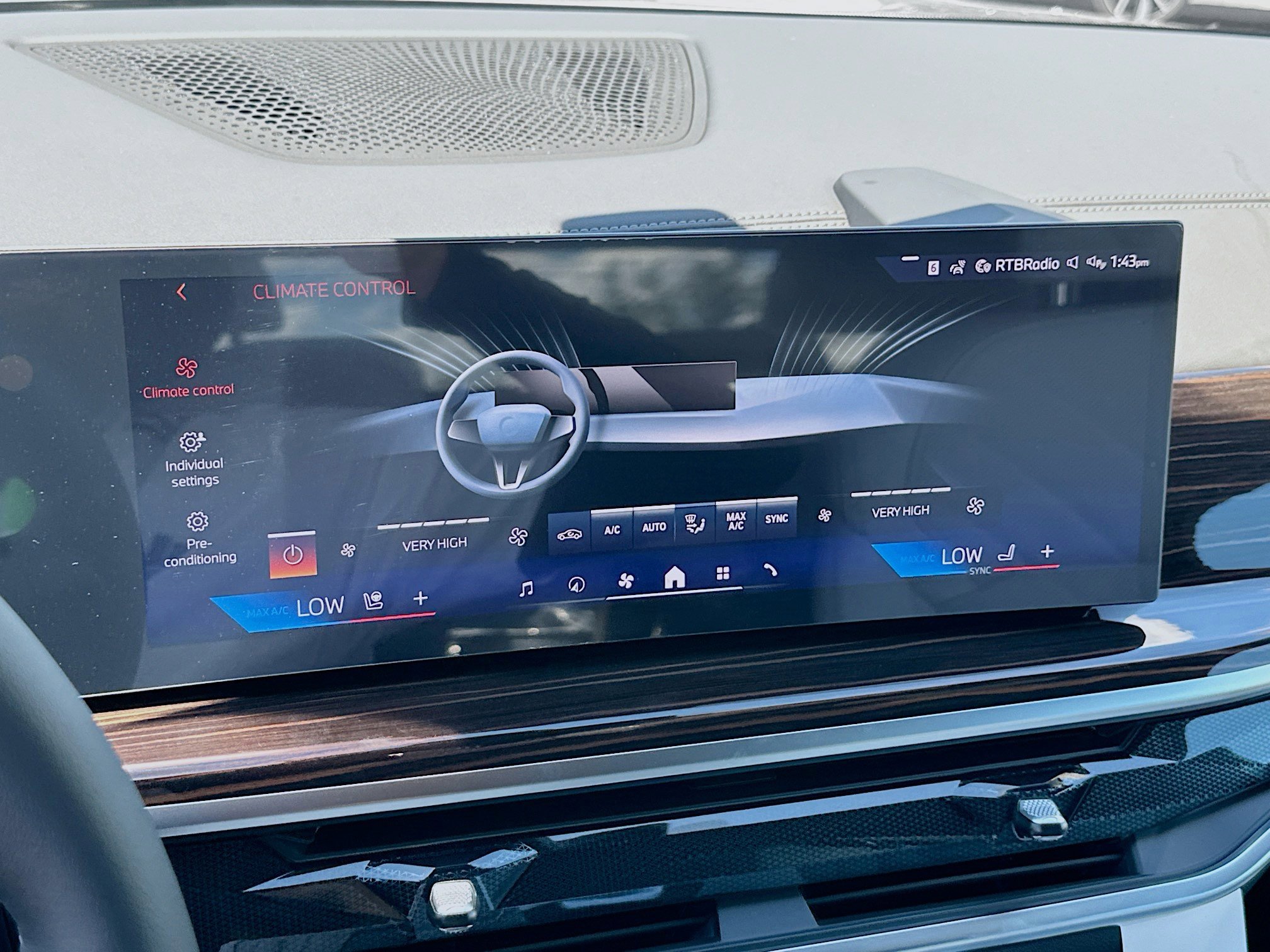 New 2026 BMW X7 xDrive40i w/ Premium Package image 13