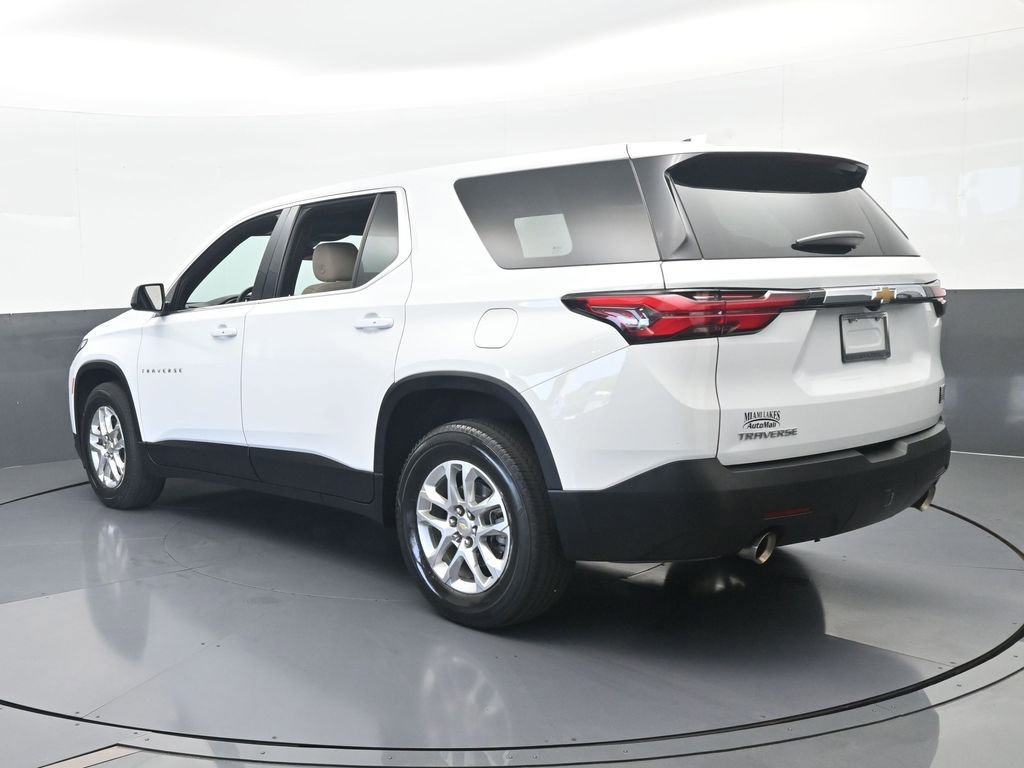 Used 2022 Chevrolet Traverse LS image 4