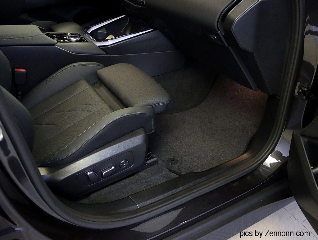 Used 2025 BMW X3 xDrive30i w/ Premium Package image 37