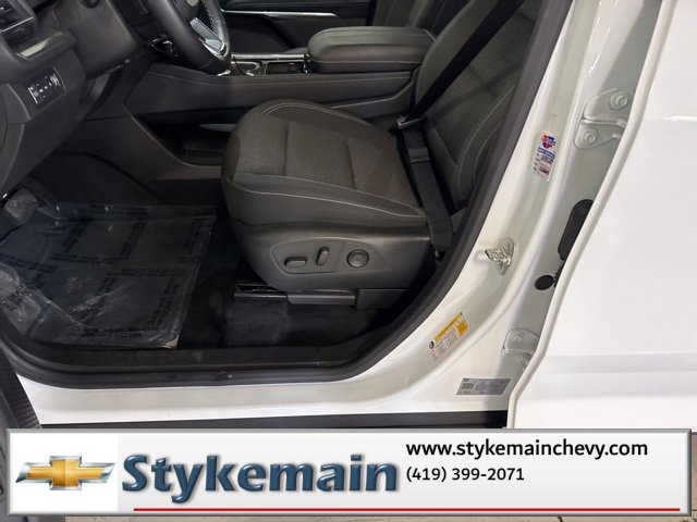 Used 2024 Chevrolet Traverse LT image 32