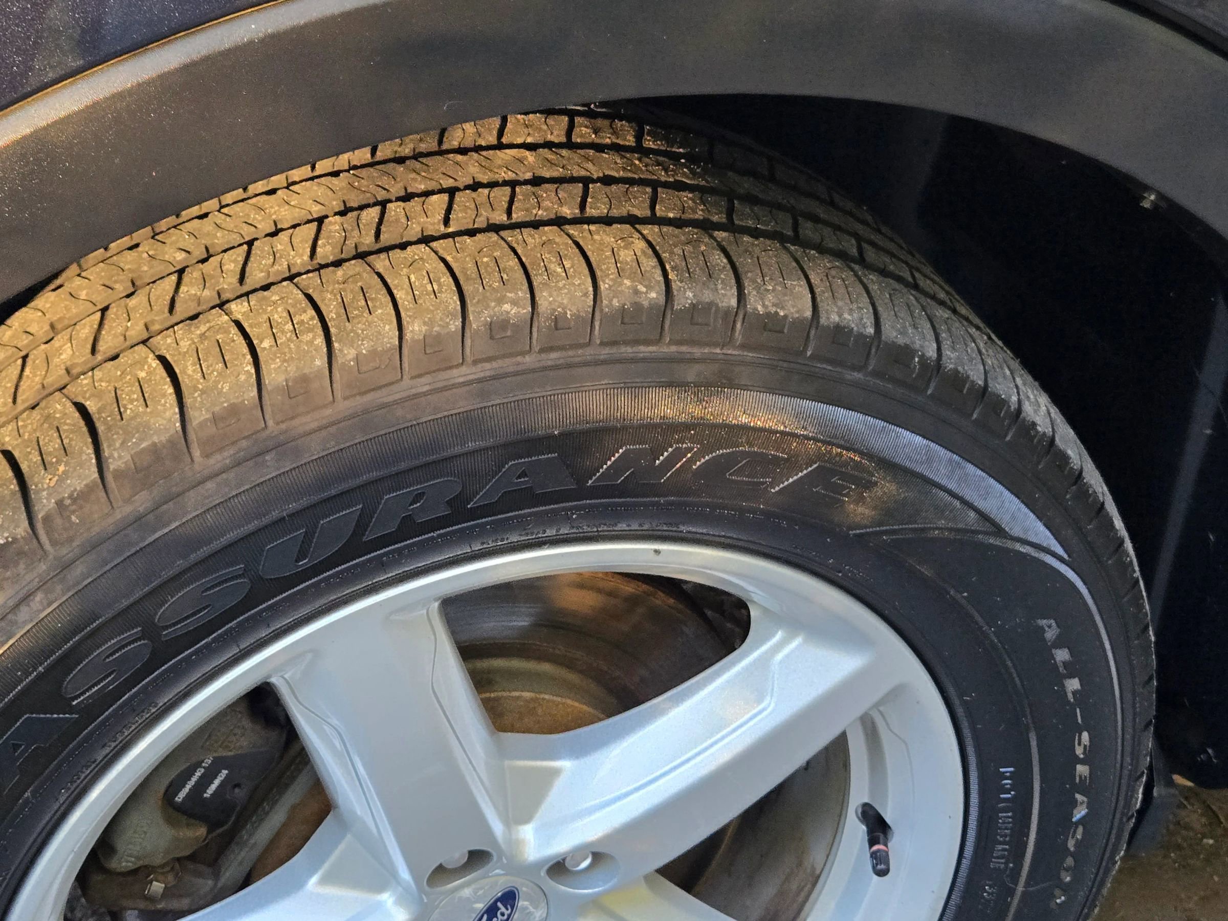 Used 2017 Ford Explorer XLT w/ Equipment Group 202A image 5