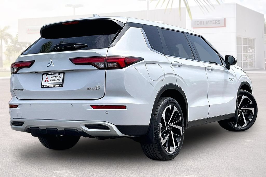 Used 2024 Mitsubishi Outlander SE AWD/4WD image 33