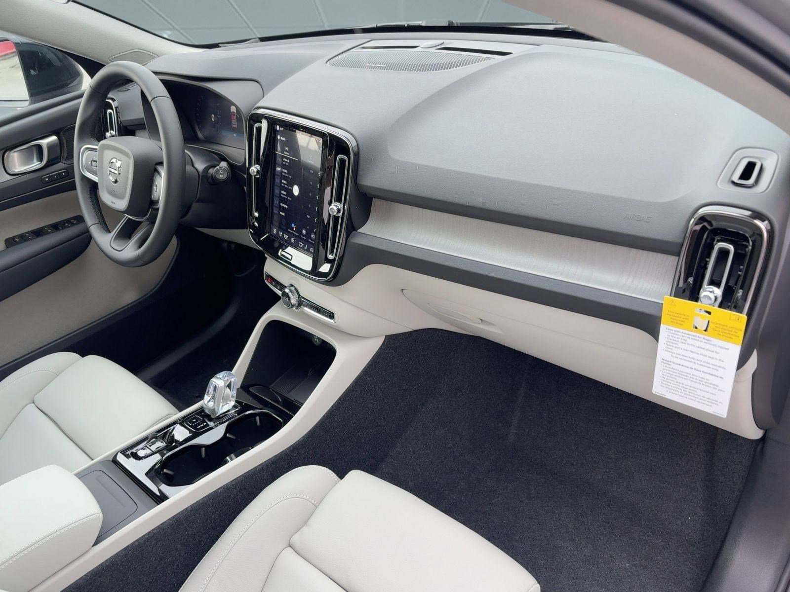 New 2026 Volvo XC40 B5 Ultra w/ Climate Package image 31