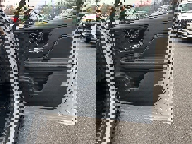 Used 2025 Lincoln Corsair Reserve w/ Towing Package image 24