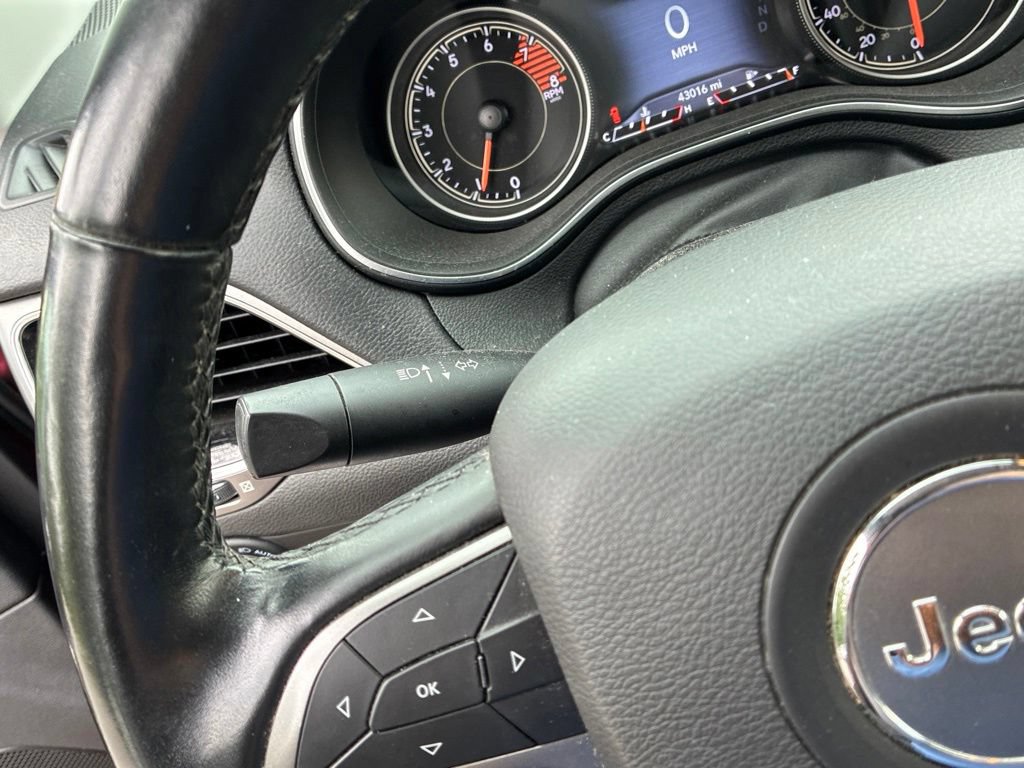 Used 2021 Jeep Cherokee Limited AWD/4WD image 27