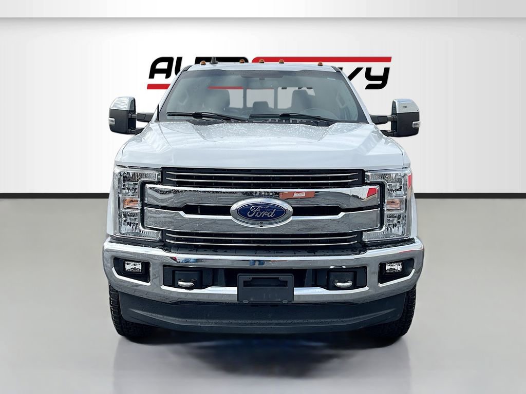 Used 2019 Ford F250 Lariat w/ Chrome Package image 2