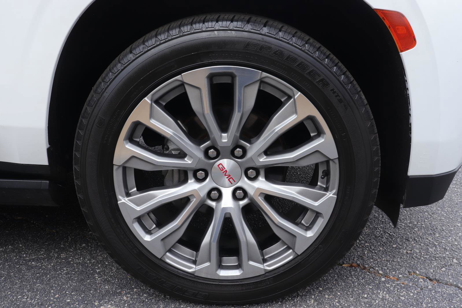 Used 2021 GMC Yukon Denali w/ Denali Premium Package image 43