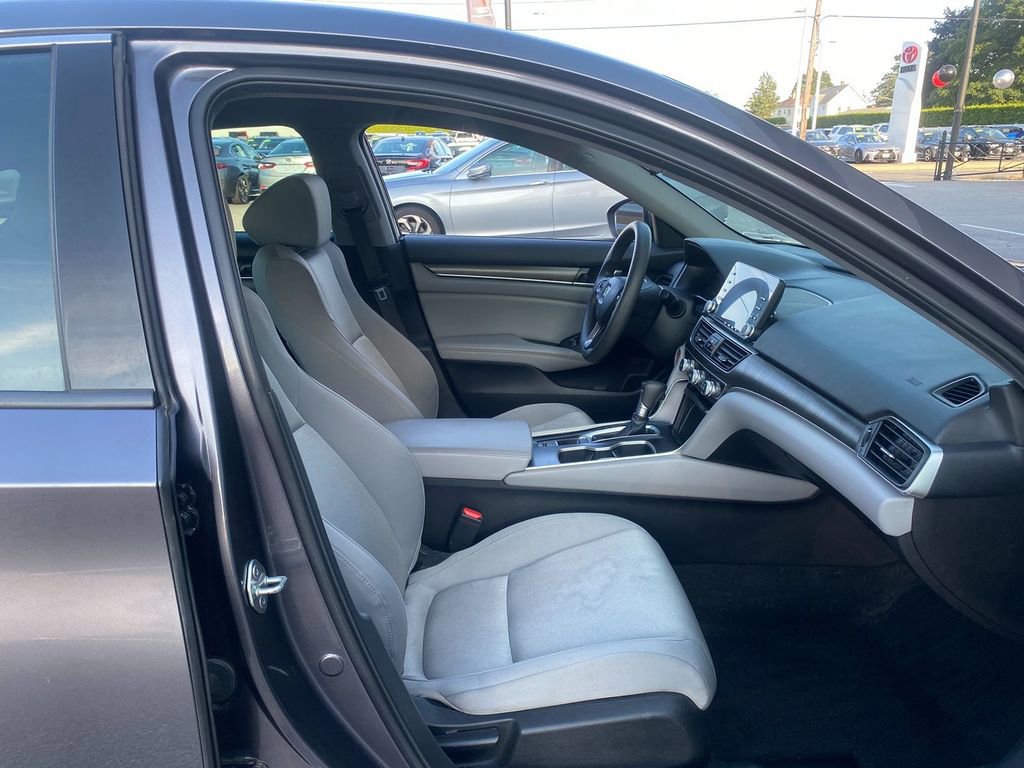 Used 2018 Honda Accord EX image 36