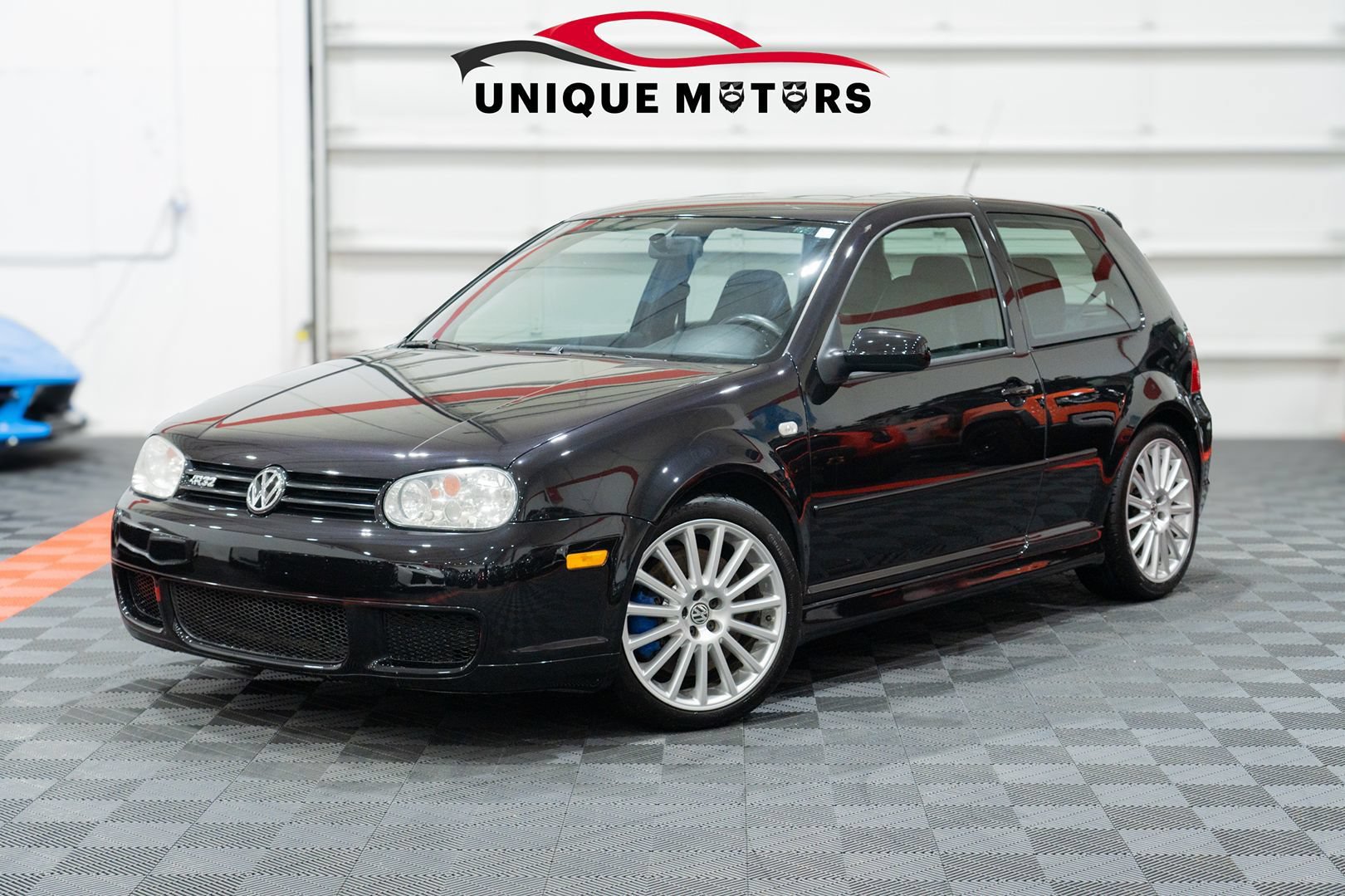Used 2004 Volkswagen R32 AWD/4WD image 1