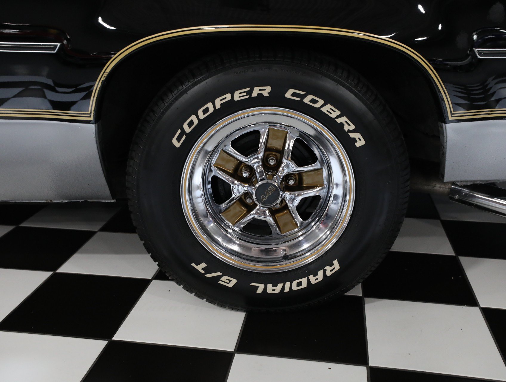 Used 1987 Oldsmobile Cutlass Supreme Salon RWD image 29