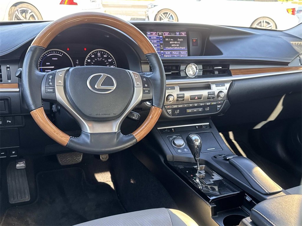 Used 2014 Lexus ES 300h image 6